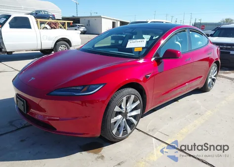 2025 Tesla Model 3 Long Range Rear-Wheel Drive/Standard Rear-Wheel Drive z USA, uszkodzony, nr VIN 5YJ3E1EA8SF040711